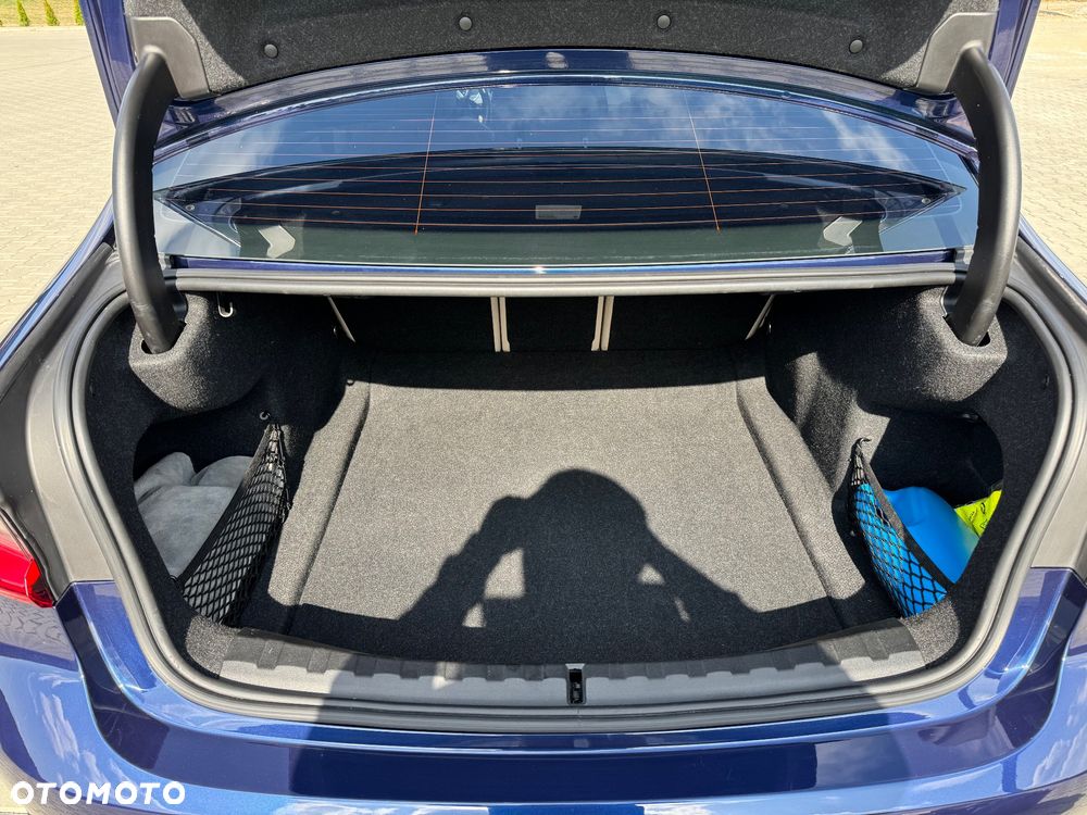 BMW Seria 3 330i M Sport - 29