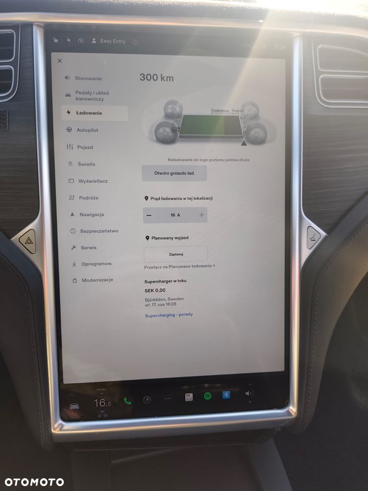 Tesla Model S - 16
