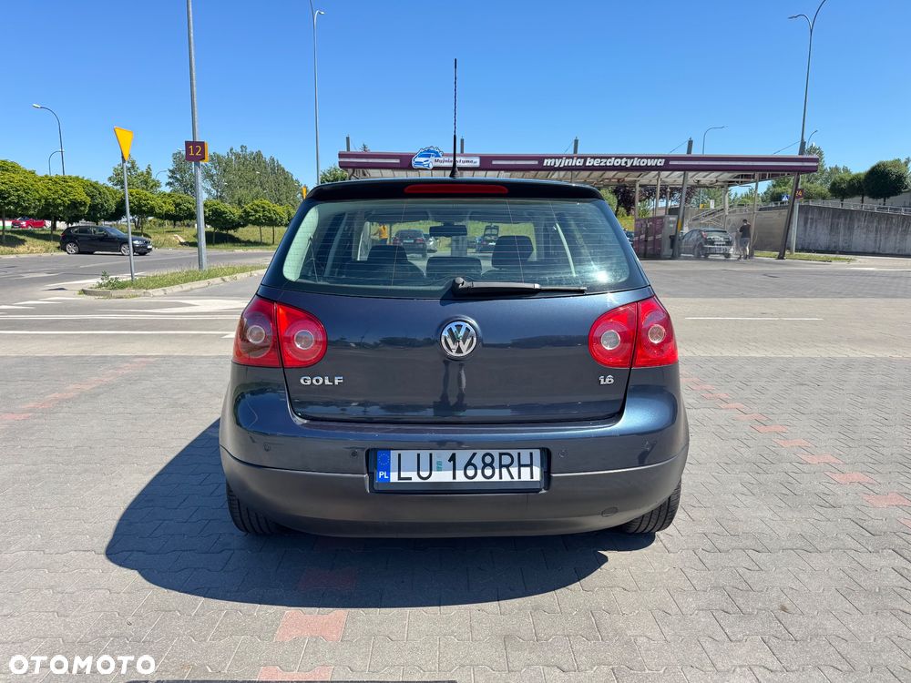 Volkswagen Golf - 6
