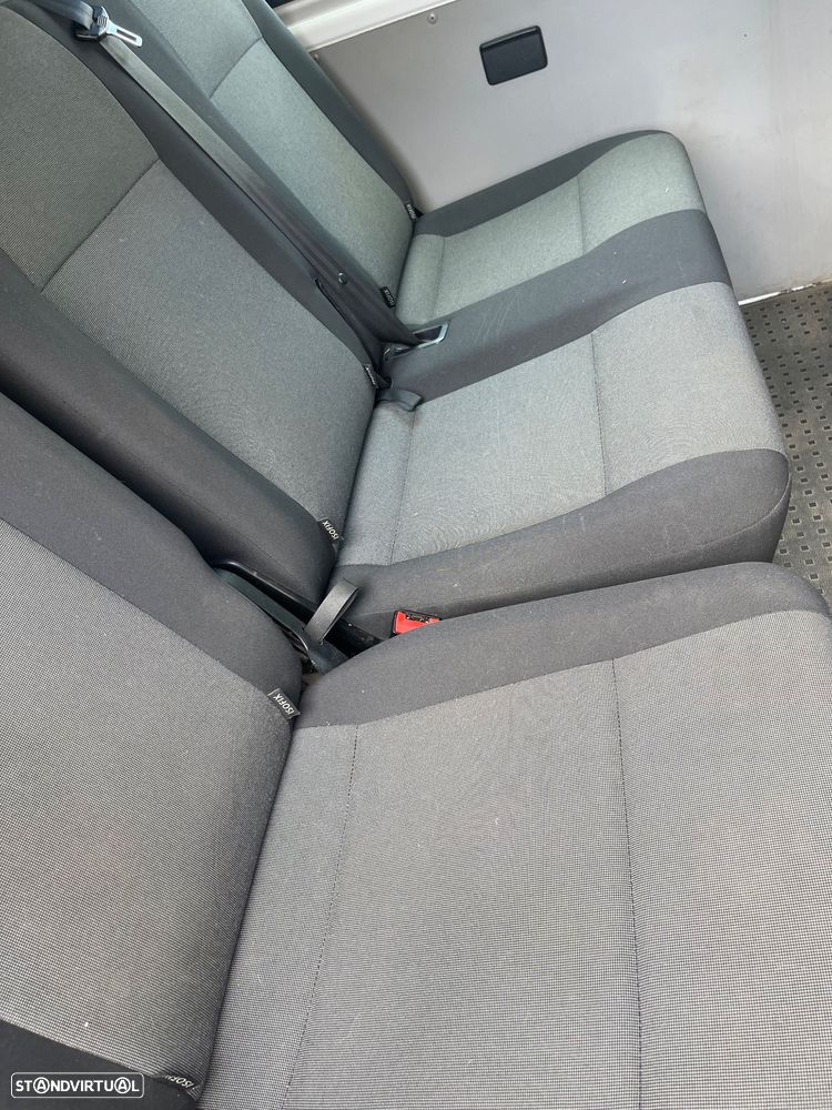 VW Transporter 2.0 TDI TC Extra AC - 16