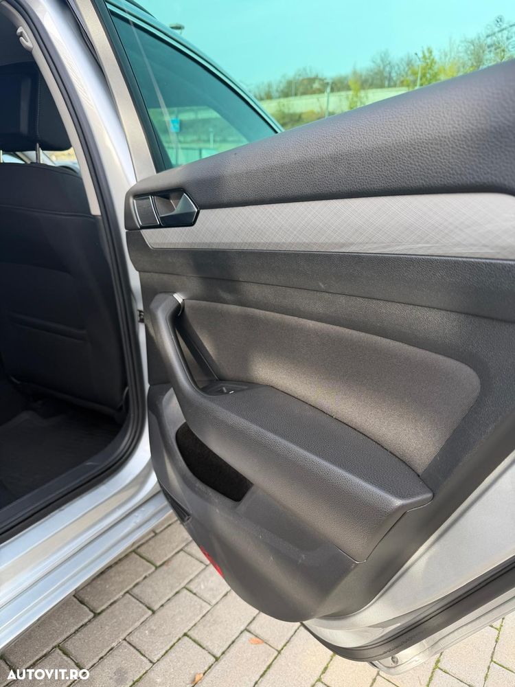 Volkswagen Passat Variant 2.0 TDI DSG Comfortline - 16