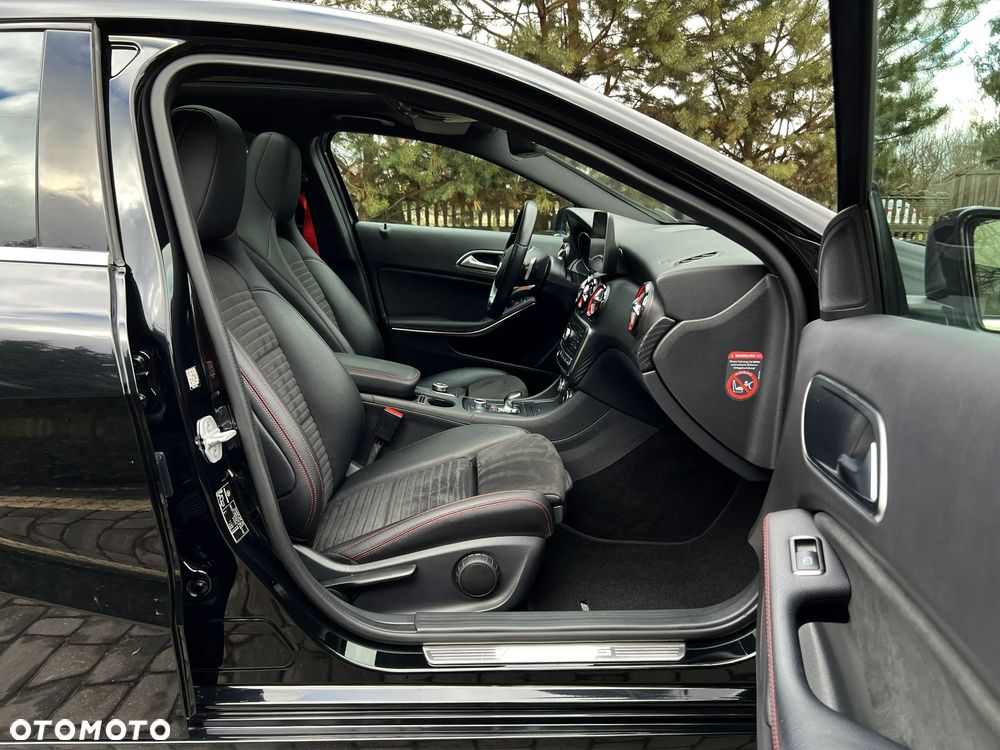 Mercedes-Benz Klasa A AMG 45 4Matic AMG Speedshift 7G-DCT - 24