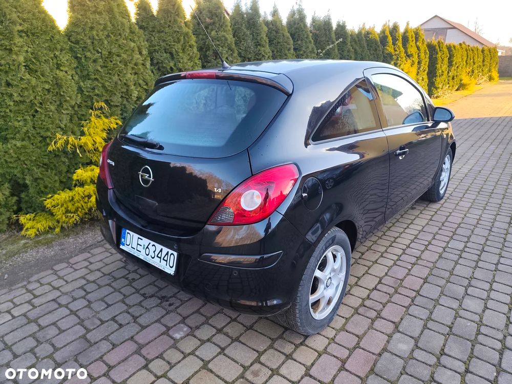 Opel Corsa 1.4 16V Essentia - 5