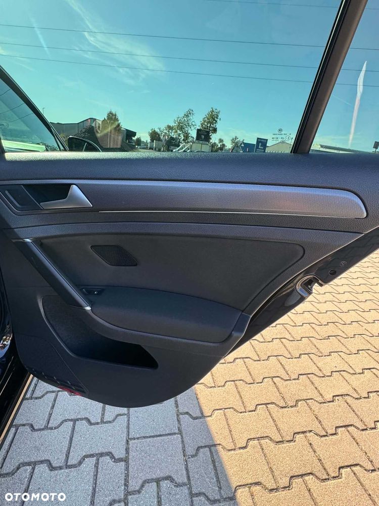 Volkswagen Golf - 14