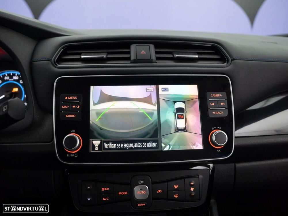 Nissan Leaf N-Connecta - 30