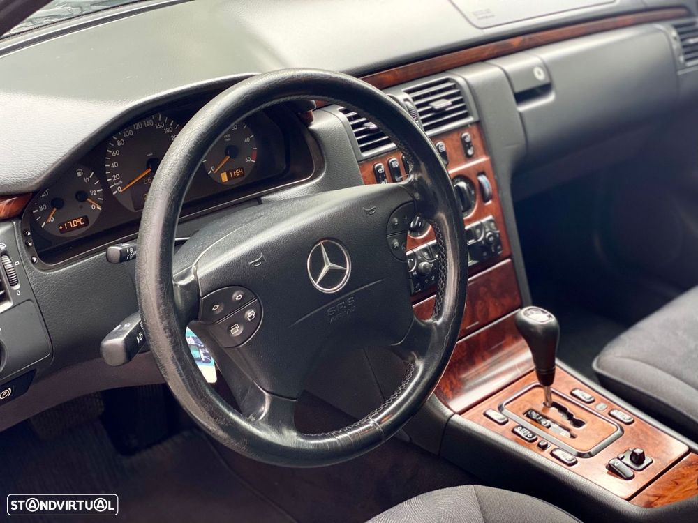 Mercedes-Benz E 220 - 16