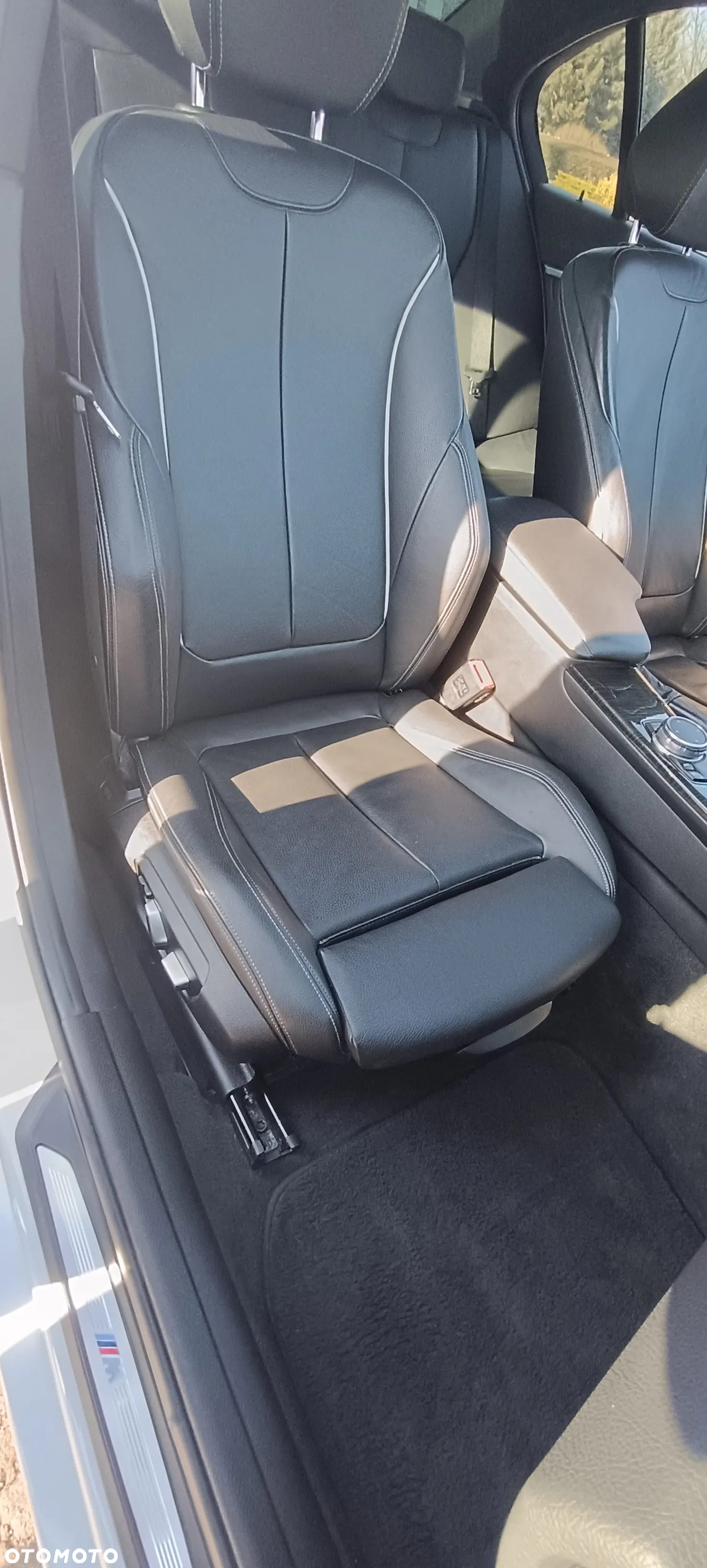 BMW Seria 3 330i xDrive M Sport - 23
