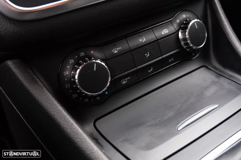 Mercedes-Benz CLA 180 d Shooting Brake - 20