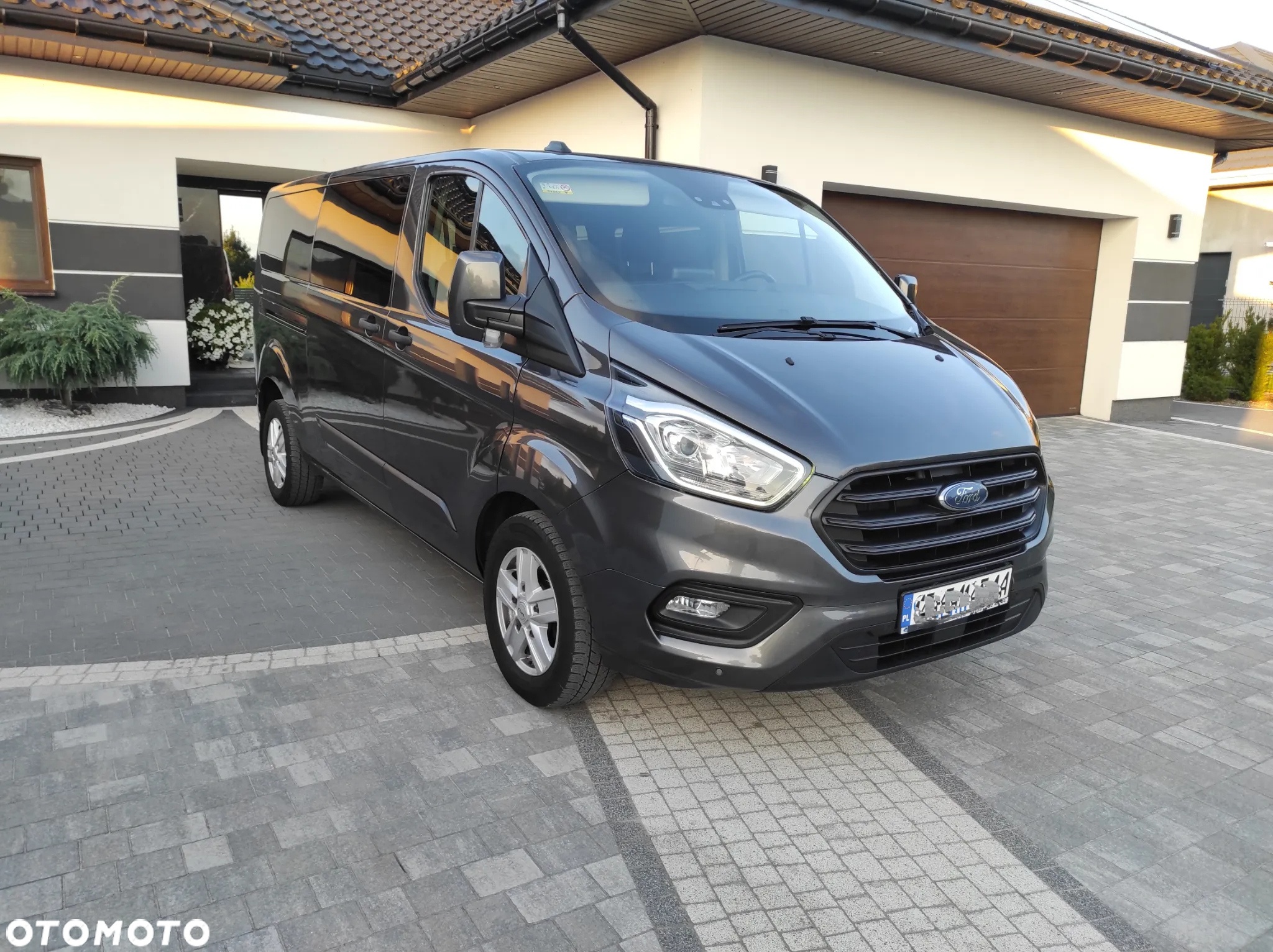Ford Tourneo Custom - 2
