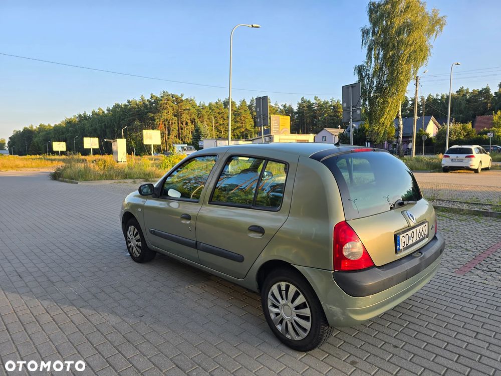Renault Clio - 19