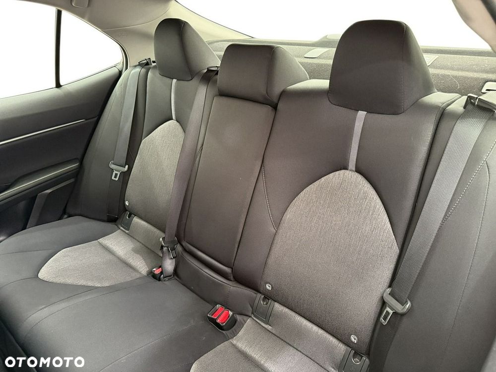 Toyota Camry - 13
