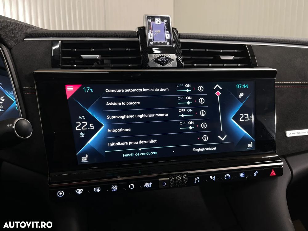 DS Automobiles DS 9 1.6 PHeV FWD 250 EAT8 PERFORMANCE Line + - 19