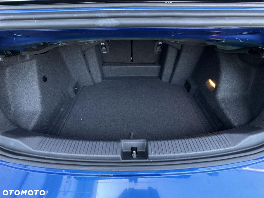 Volkswagen T-Roc - 34