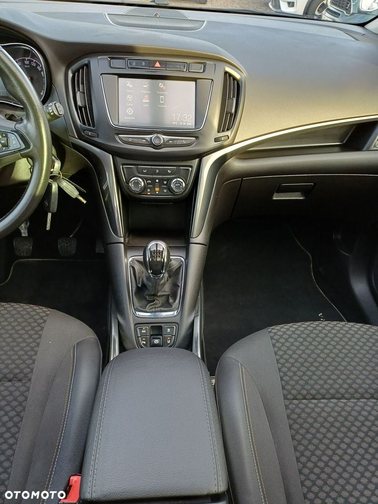 Opel Zafira Tourer 1.4 Turbo Innovation - 26