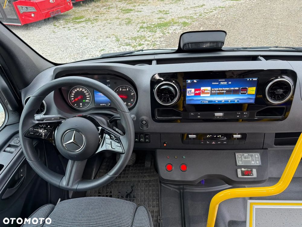 Mercedes-Benz Sprinter 517 - 26