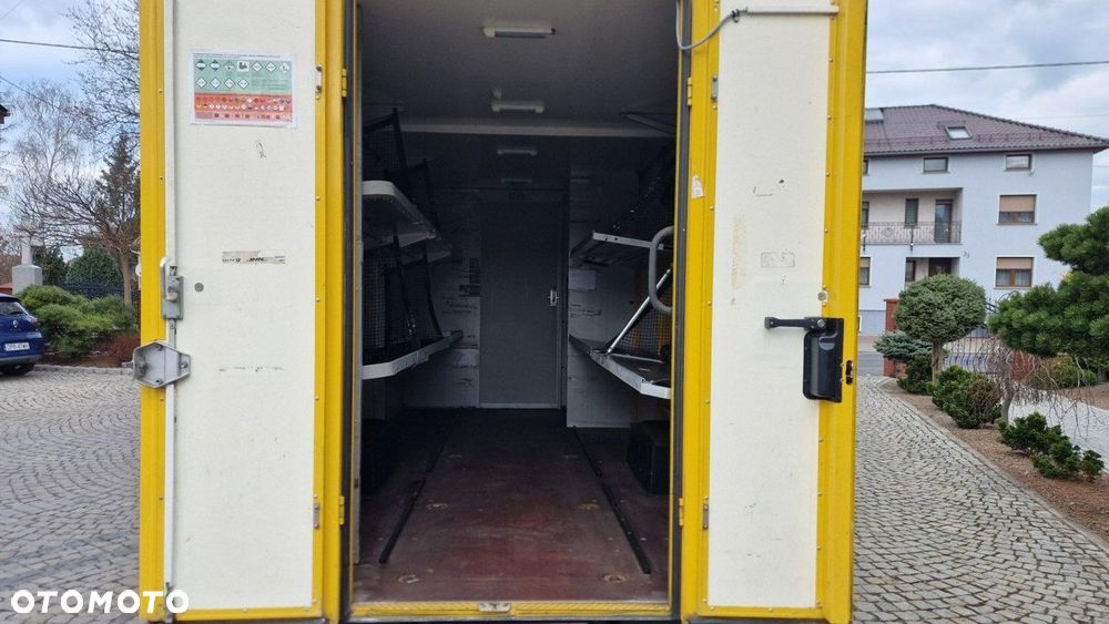 Mercedes-Benz Sprinter - 10
