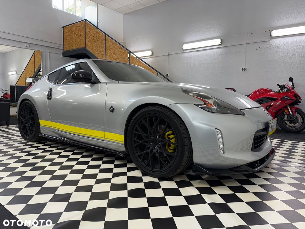 Nissan 370 Z - 7