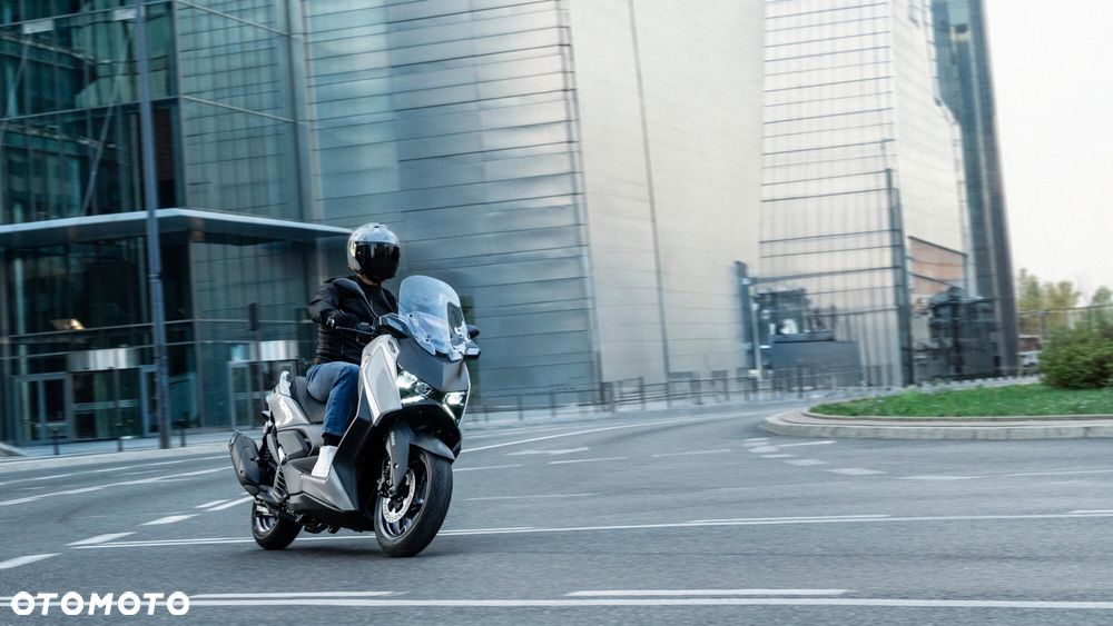 Yamaha X-max - 4