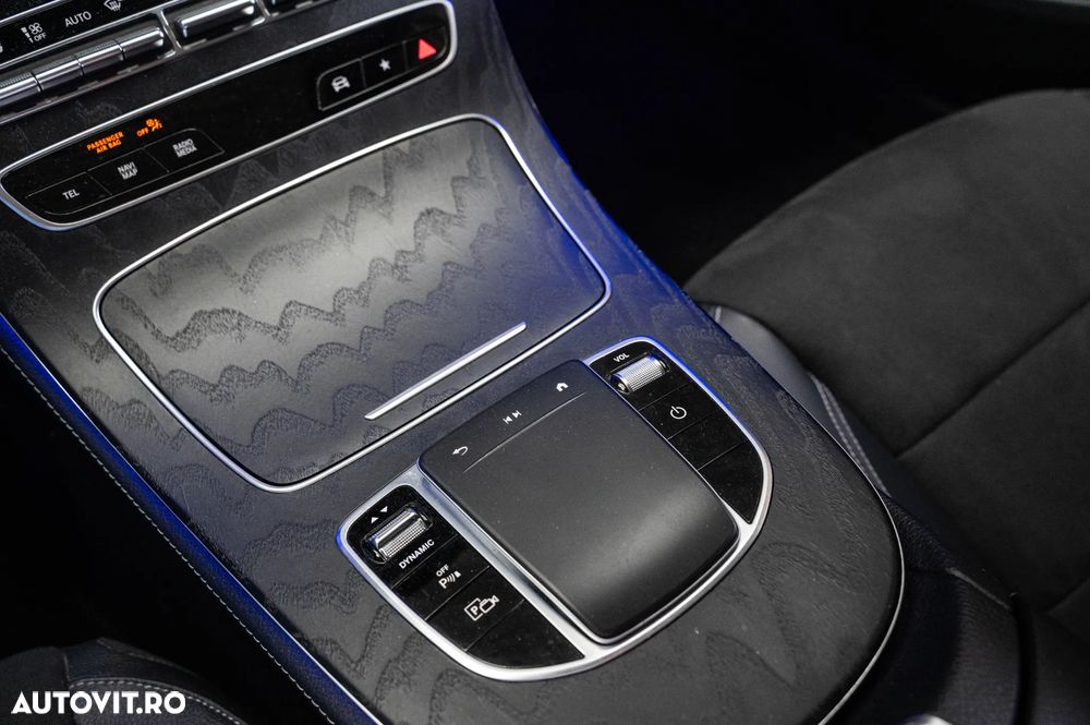 Mercedes-Benz E 300 de 4Matic 9G-TRONIC AMG Line - 8
