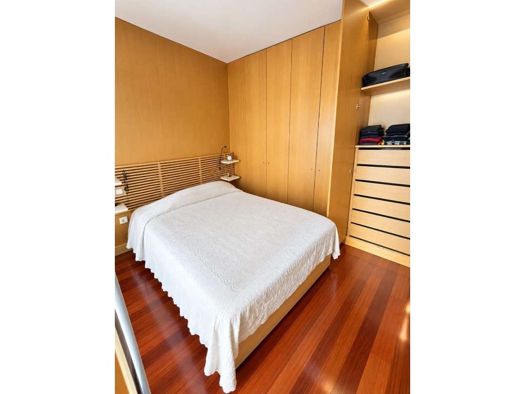 Loja com 95 m² e Apartamento T1 com Vista para o Rio Douro - Grande imagem: 4/13