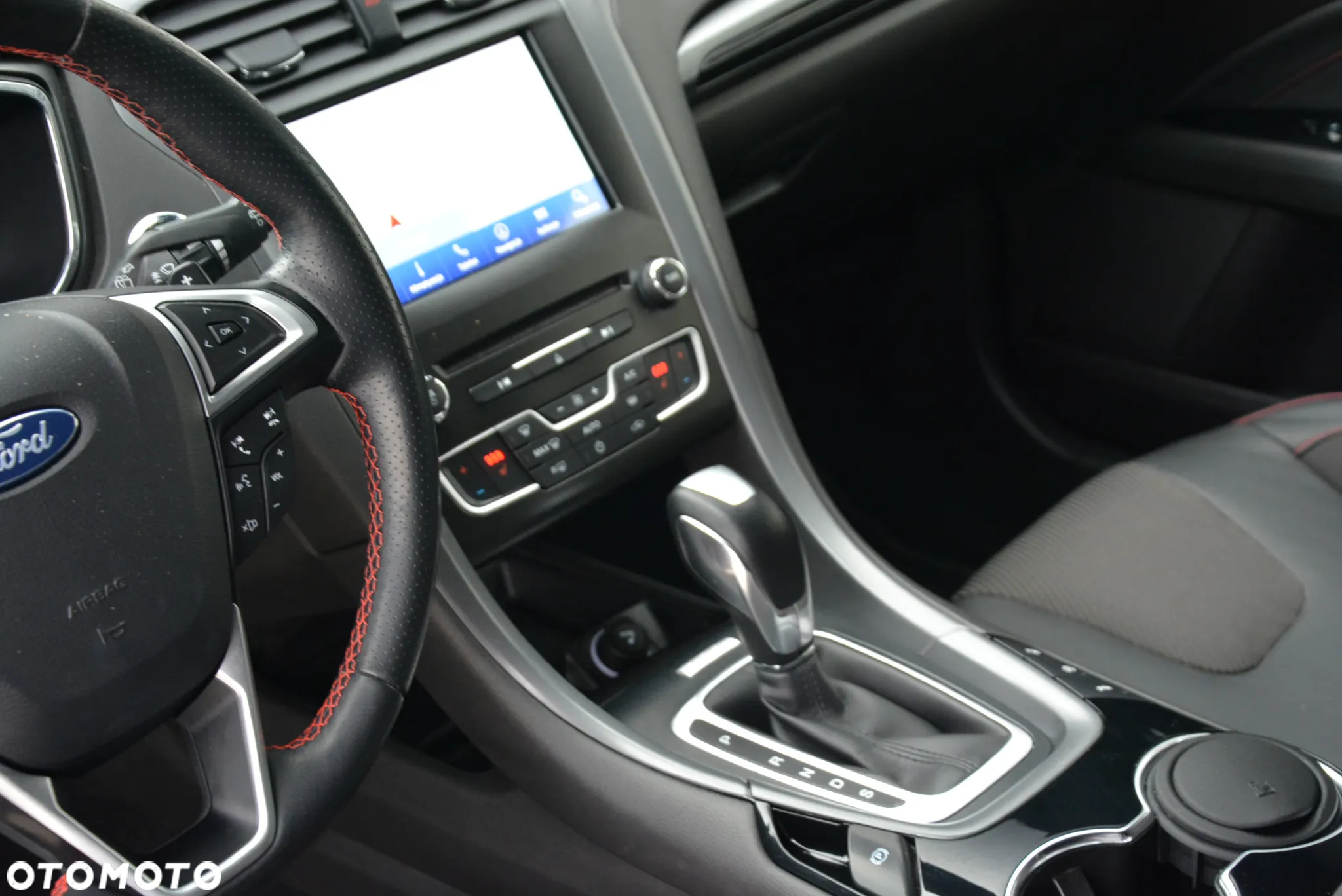 Ford Mondeo 2.0 EcoBoost Start-Stopp Autom ST-Line - 36