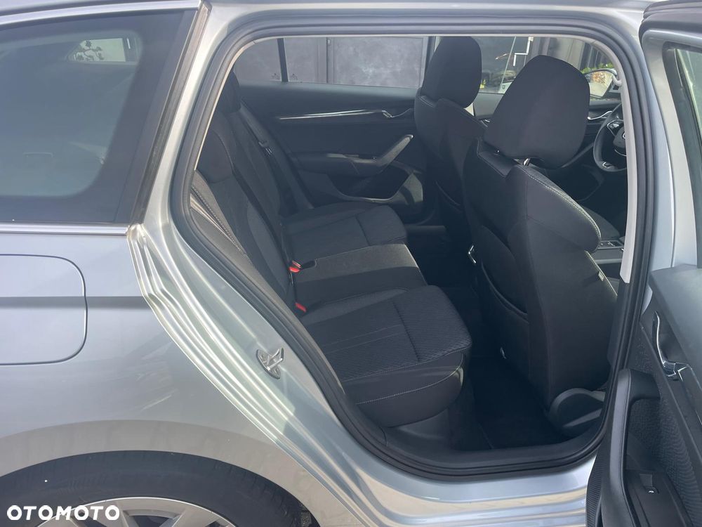 Skoda Octavia 2.0 TDI Ambition DSG - 4