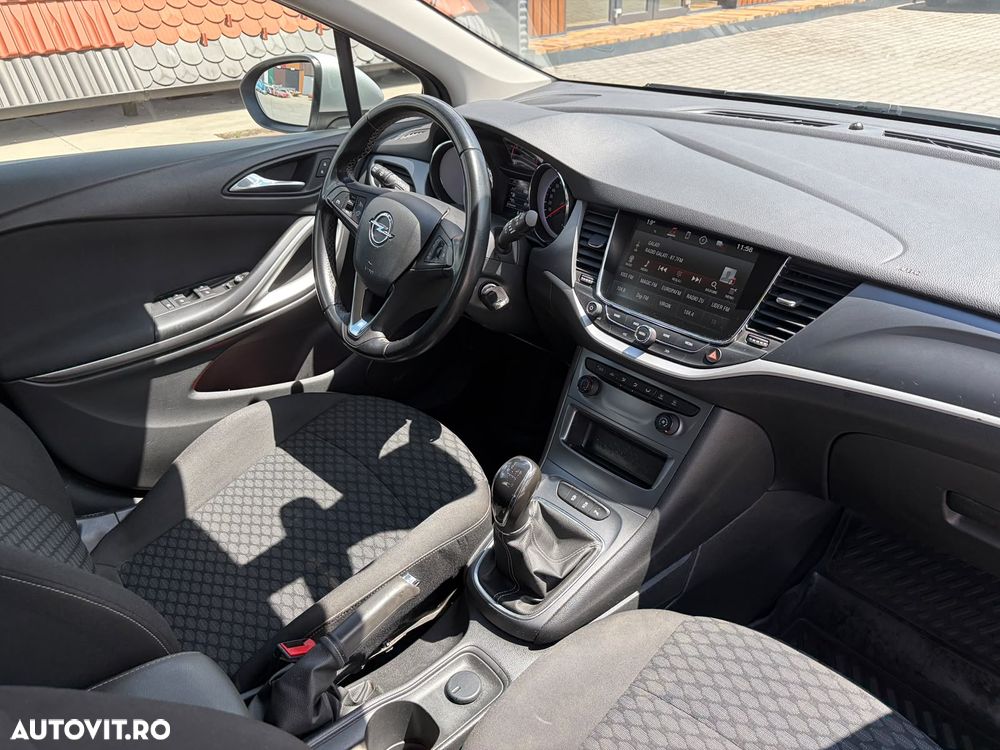 Opel Astra 1.6 D (CDTI) Start/Stop Dynamic - 11