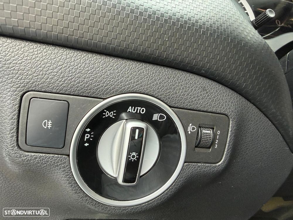 Mercedes-Benz A 180 CDI BlueEFFICIENCY - 37