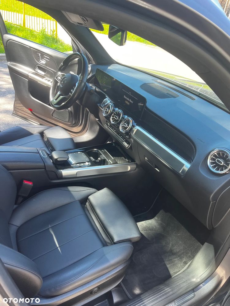 Mercedes-Benz GLB 250 4Matic 8G-DCT - 10