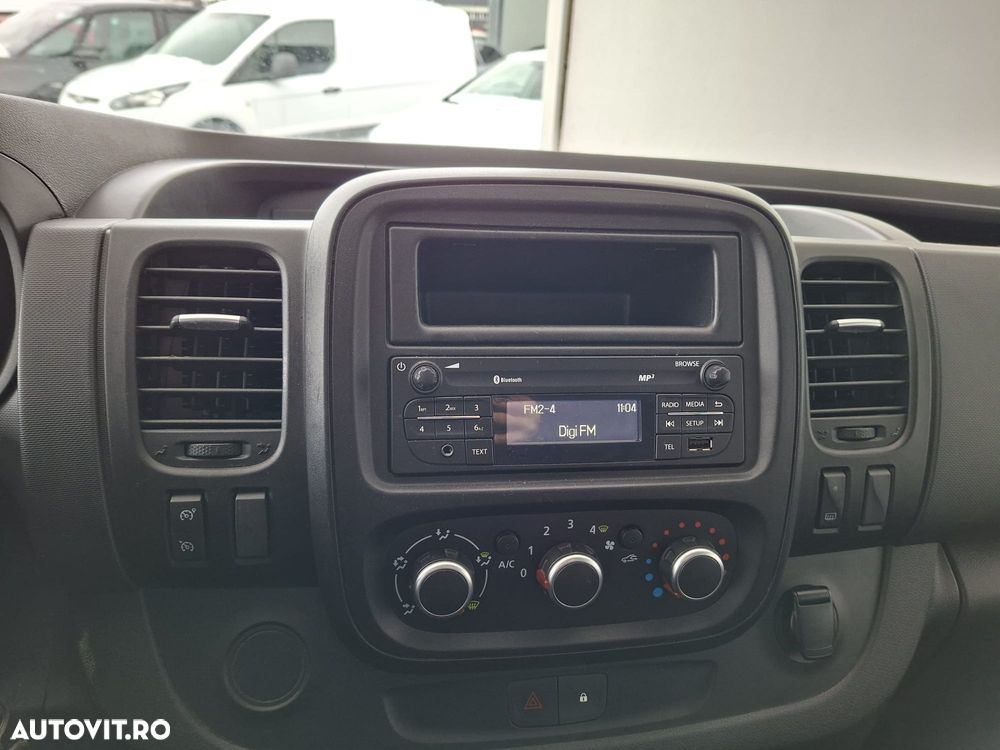 Renault Trafic 2.0 Blue dCi 120 Combi L1H1 8+1 locuri Authentique - 16