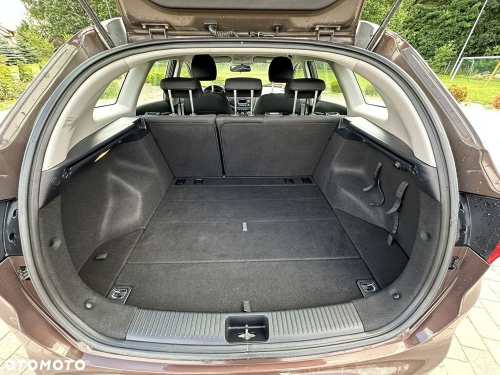 Kia Ceed - 10