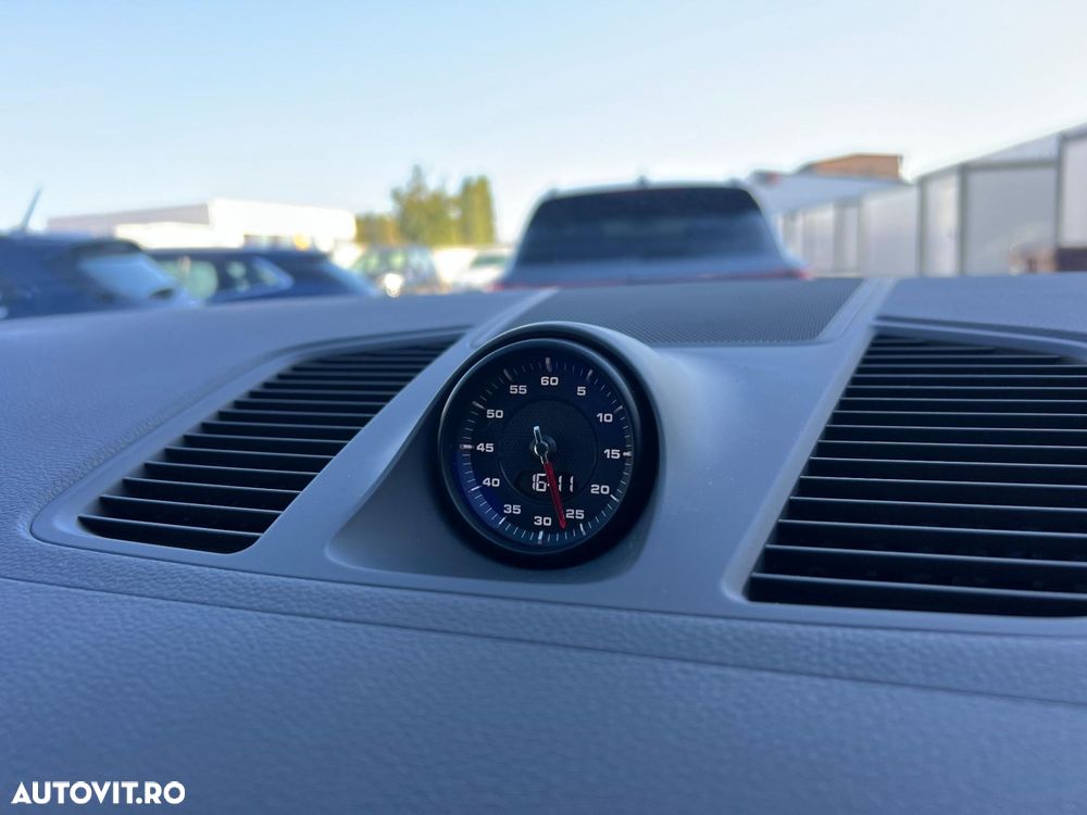 Porsche Cayenne - 12