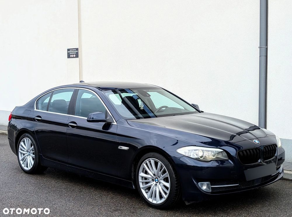 BMW Seria 5 550i - 1