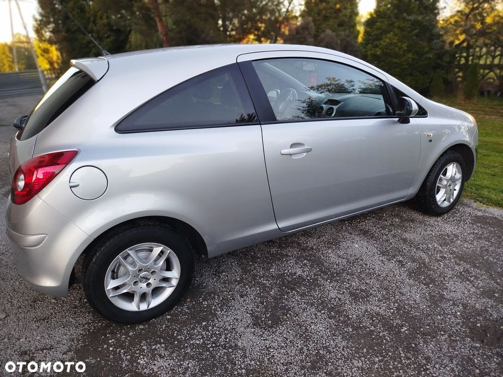 Opel Corsa 1.4 16V 150 Jahre - 28