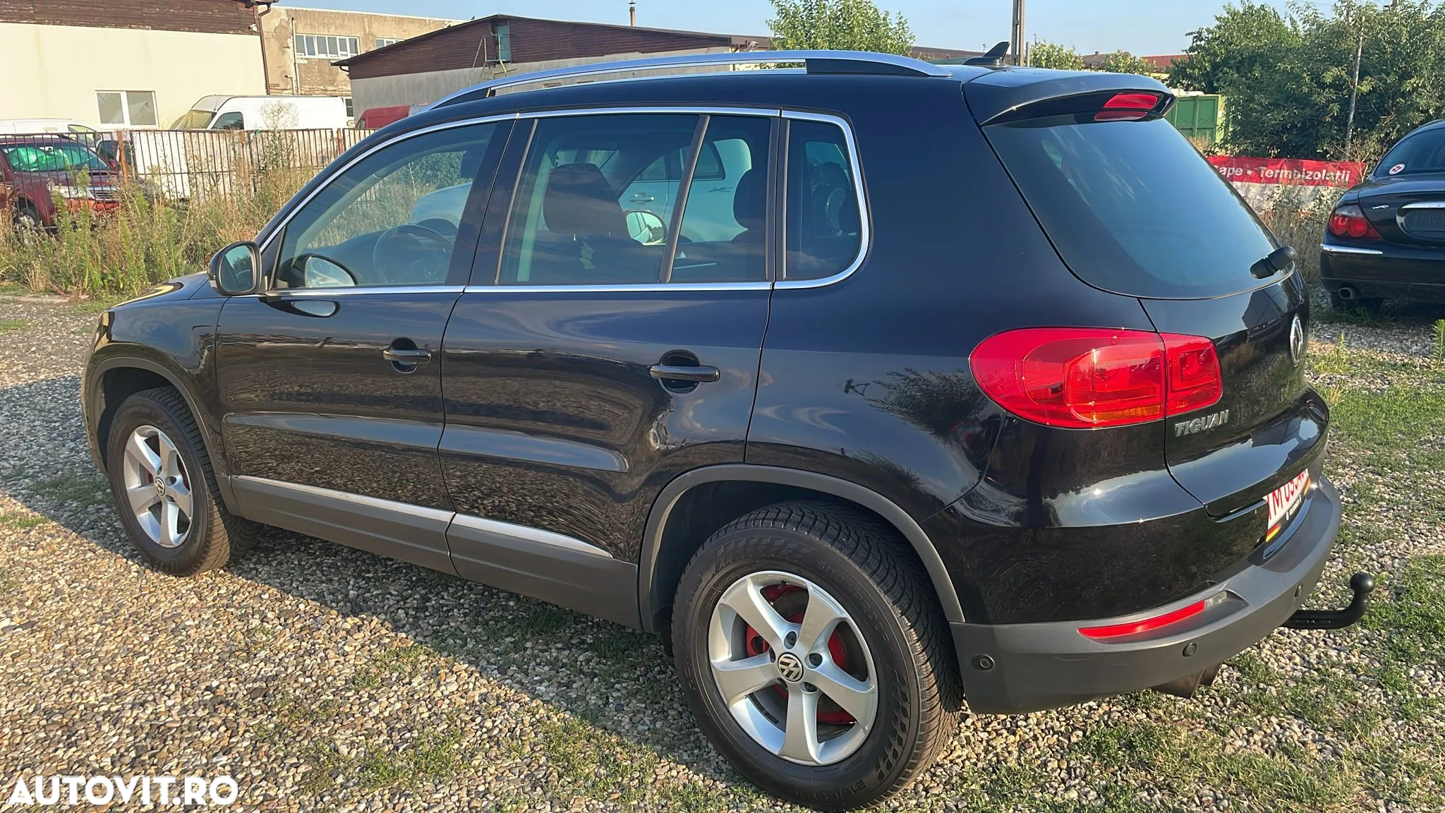 Volkswagen Tiguan - 5