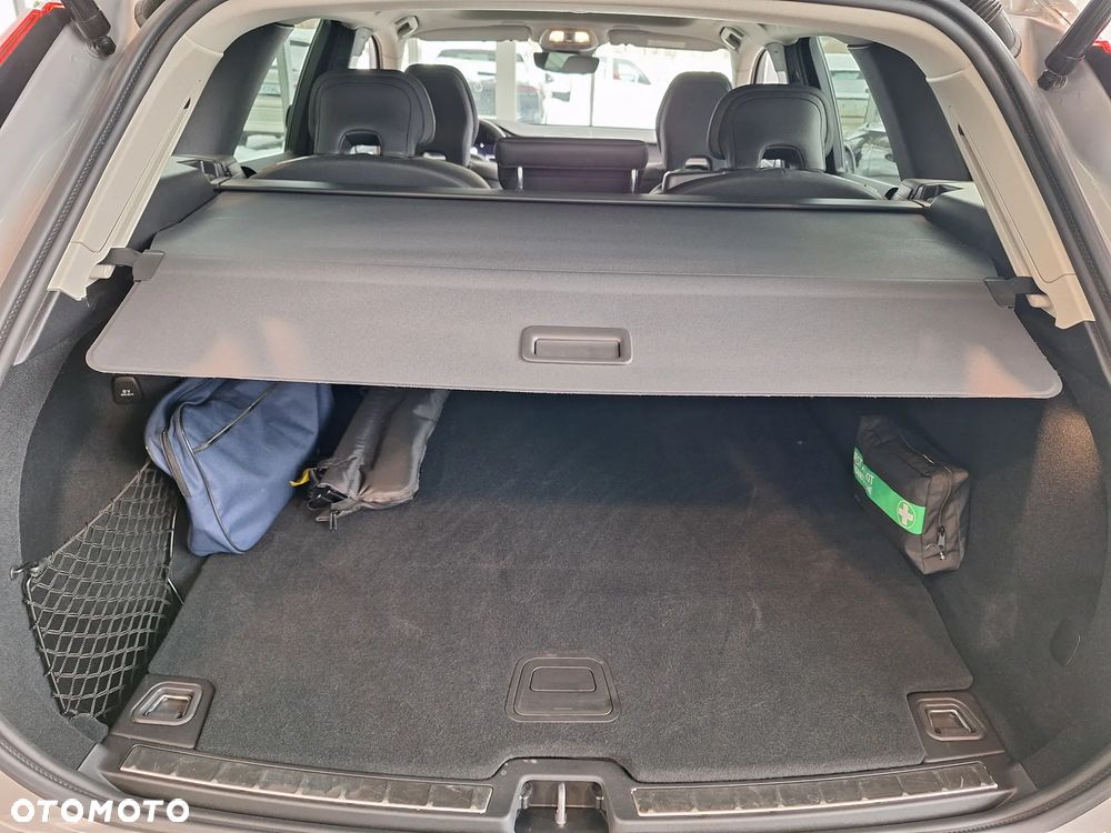 Volvo XC 60 T6 Plug-In Hybrid AWD Plus Dark - 29