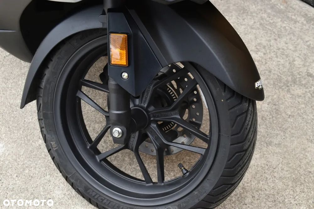 Honda NSS - 23