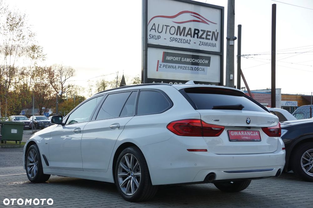 BMW Seria 5 520d xDrive Sport Line - 7