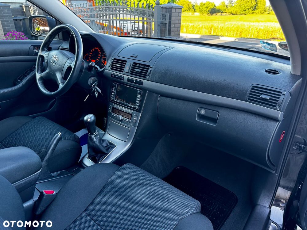 Toyota Avensis 1.8 VVT-i Executive - 15