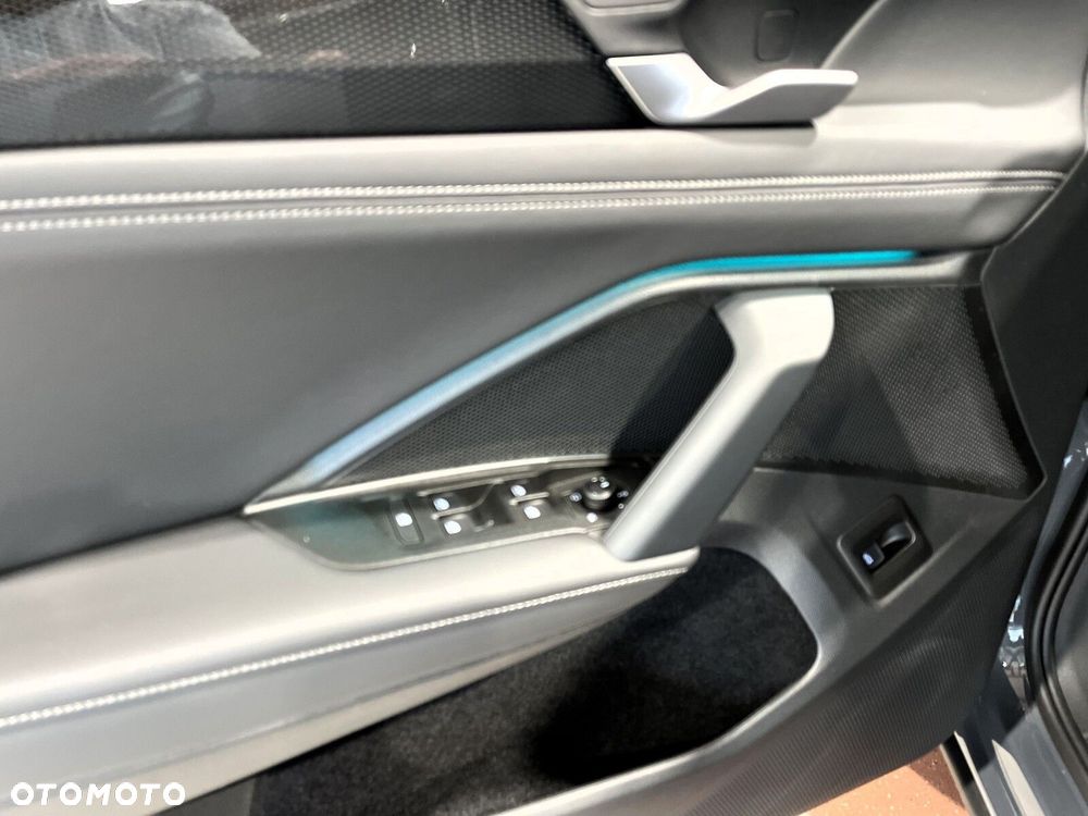 Volkswagen Tiguan - 12