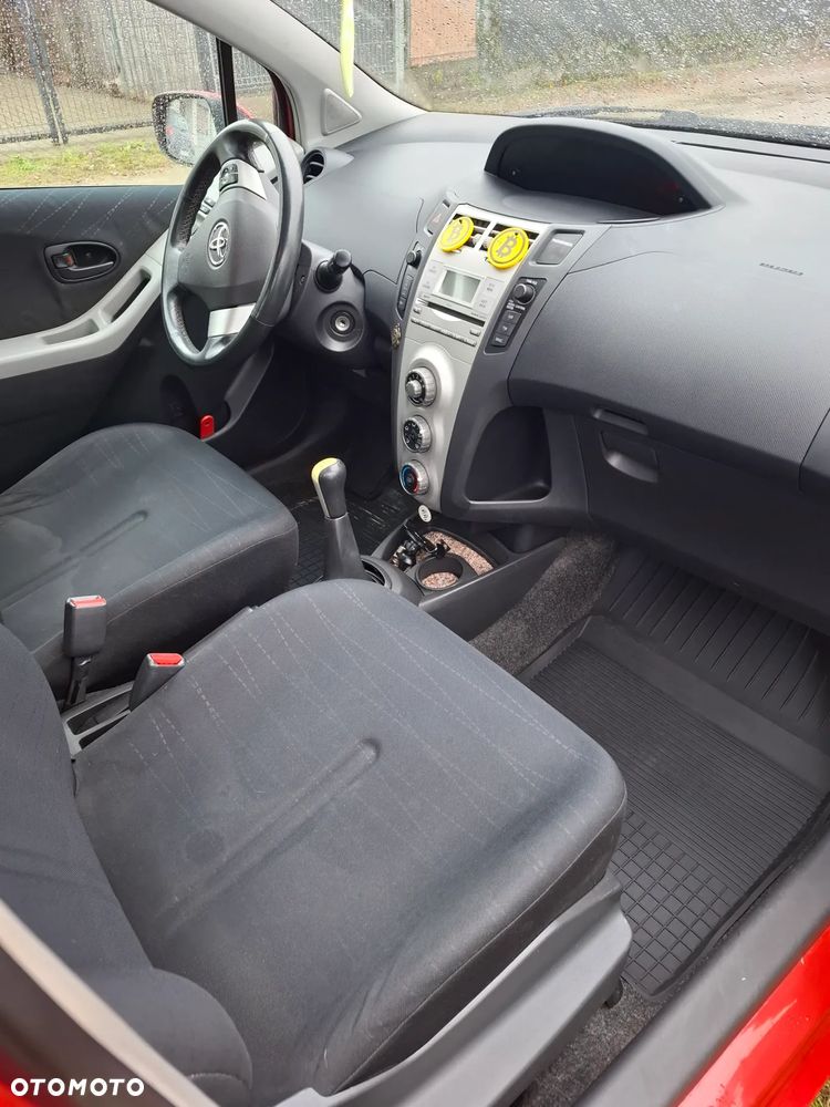 Toyota Yaris - 5