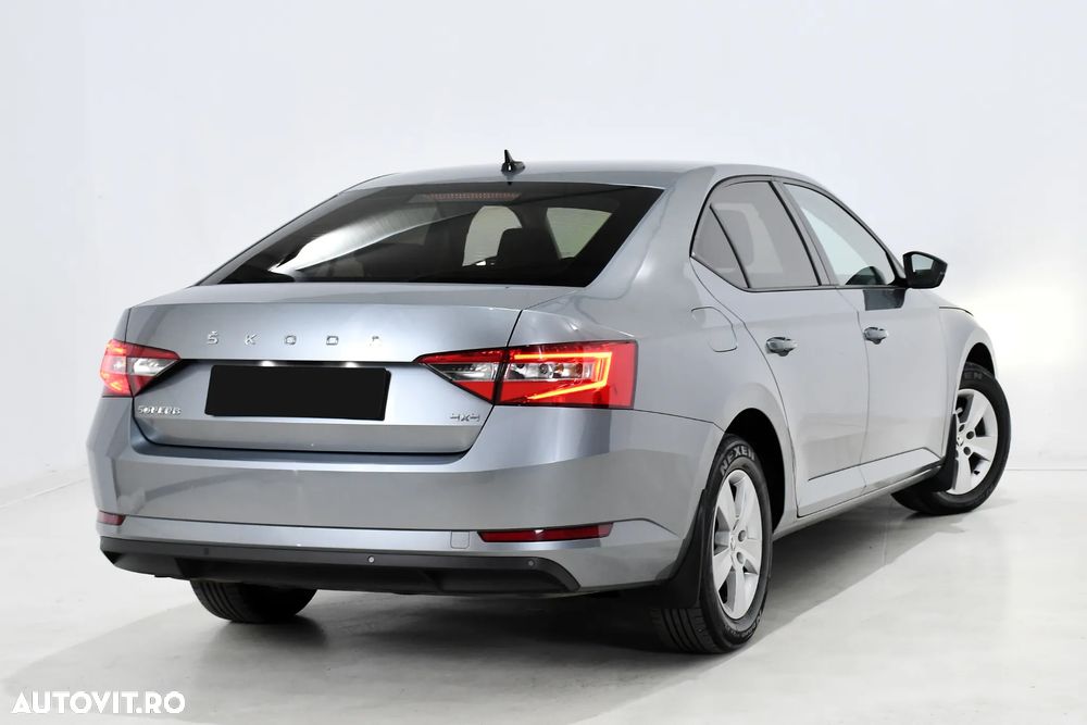 Skoda Superb 2.0 TDI DSG 4X4 Ambition - 7