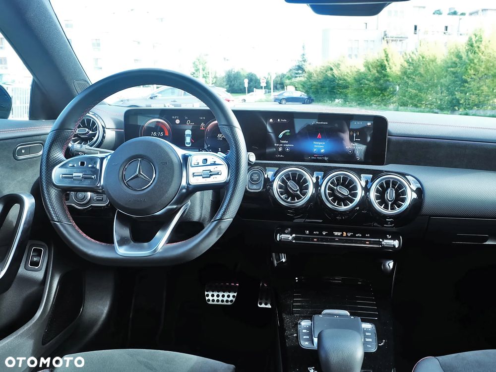 Mercedes-Benz CLA 180 7G-DCT AMG Line - 11