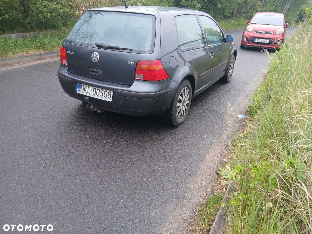 Volkswagen Golf - 4