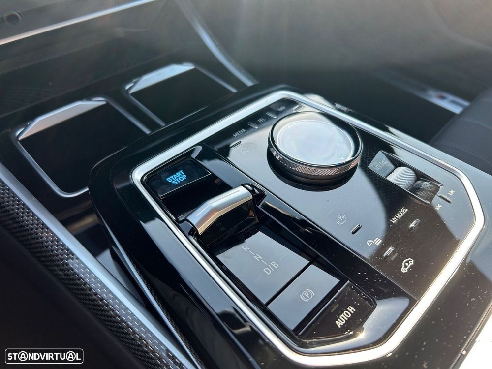 BMW i7 eDrive50 Pack Desportivo M - 14
