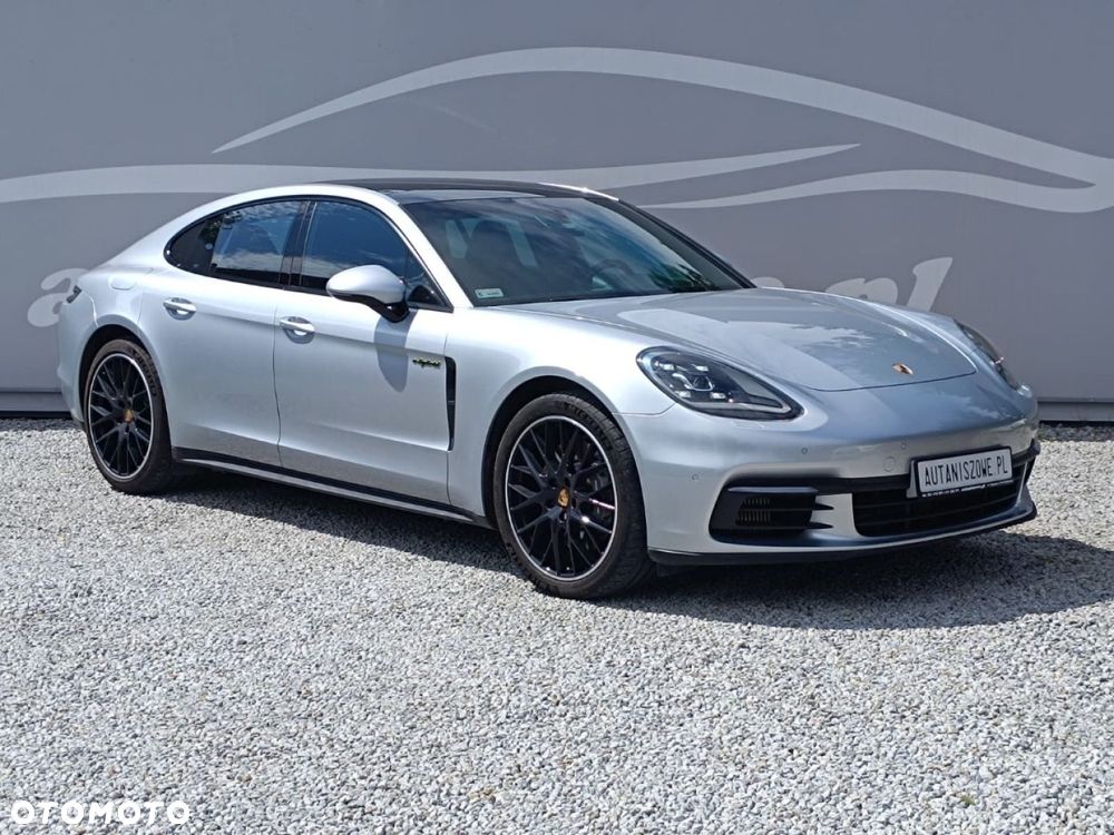 Porsche Panamera - 12
