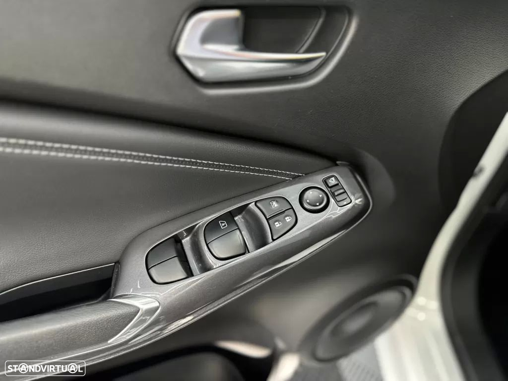 Nissan Juke 1.6 Hybrid N-Connecta - 38