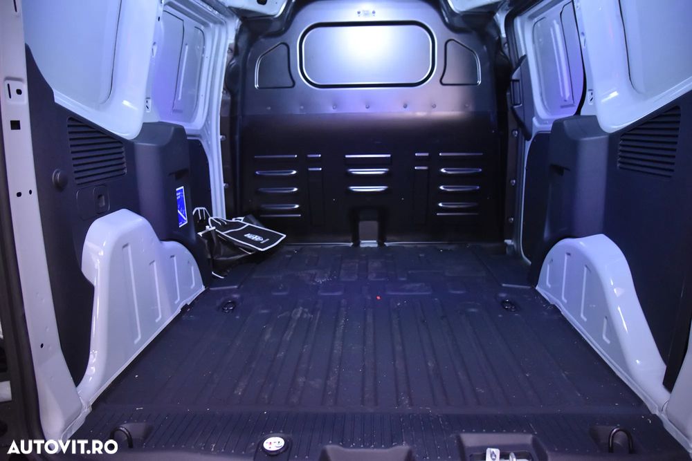 Ford Transit Courier Van - 20