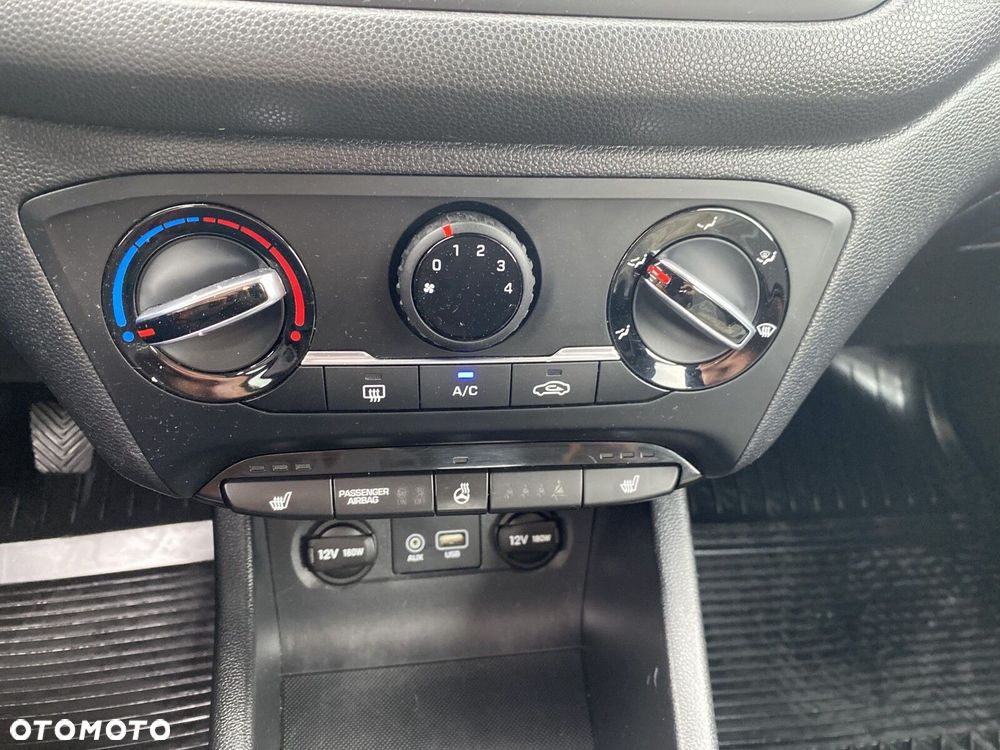 Hyundai i20 - 24