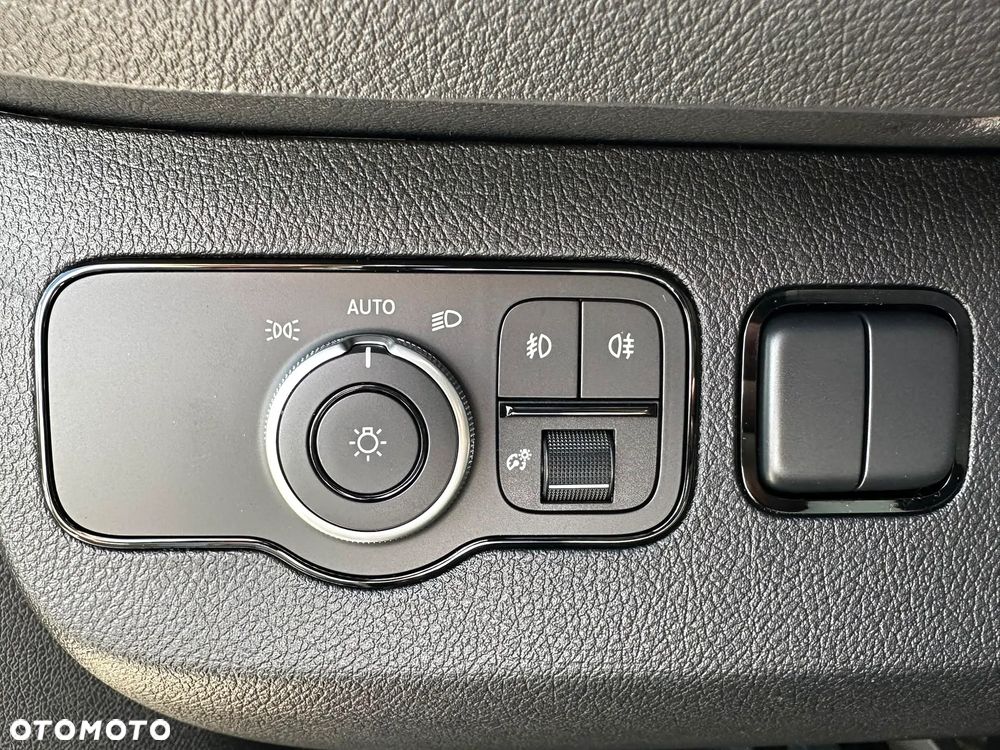 Mercedes-Benz Sprinter - 32